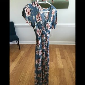 Illa Illa Sundress Small. Adorable and flattering